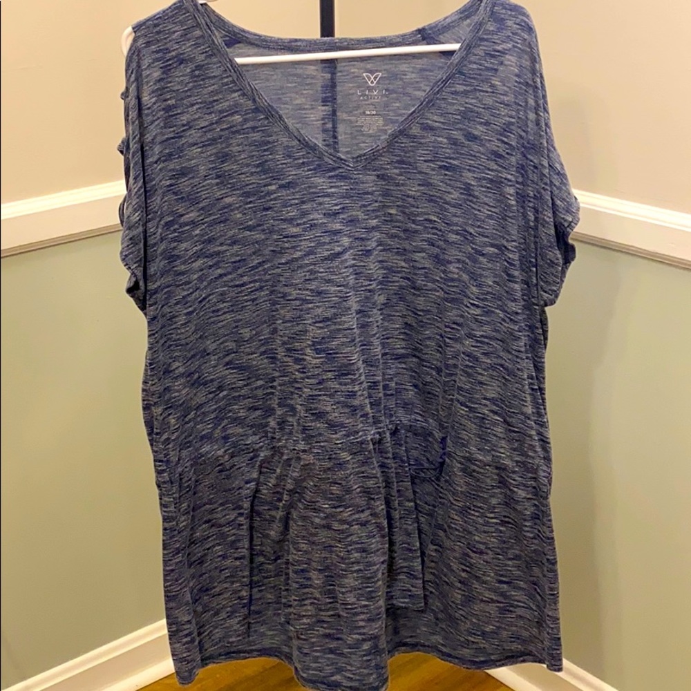 EUC Livi Active Lace Up Sleeve Blouse💕